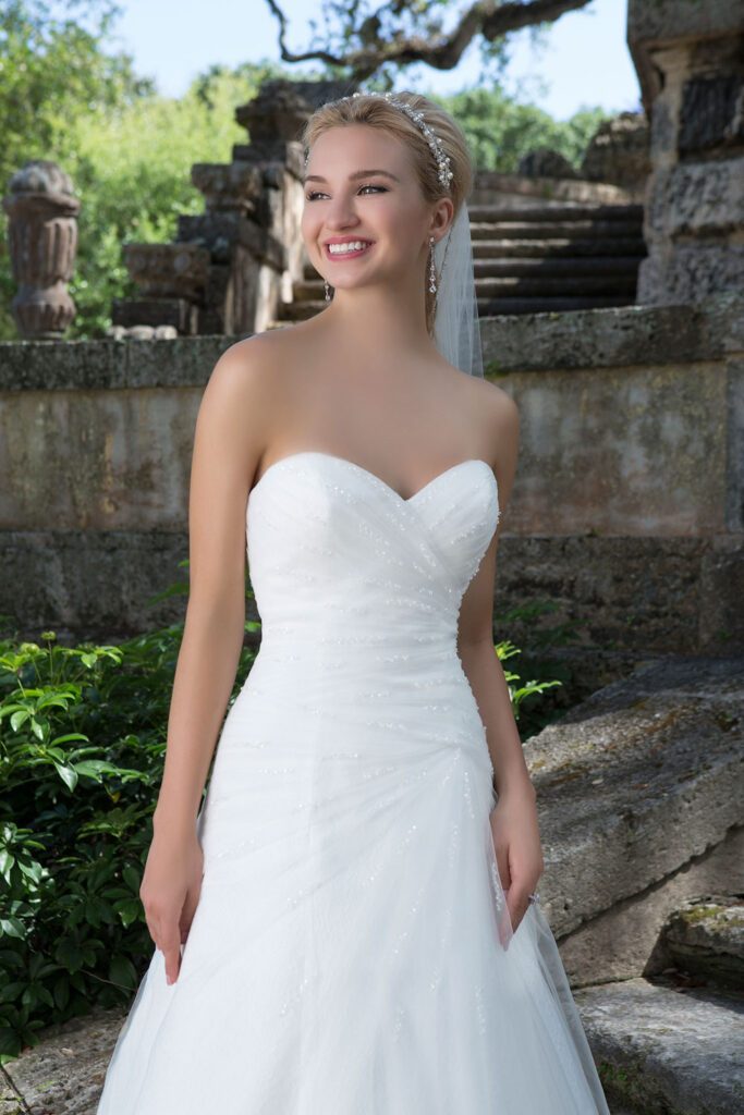 Beaded Tulle and Ruched Lace A-line Gown - εικόνα 1