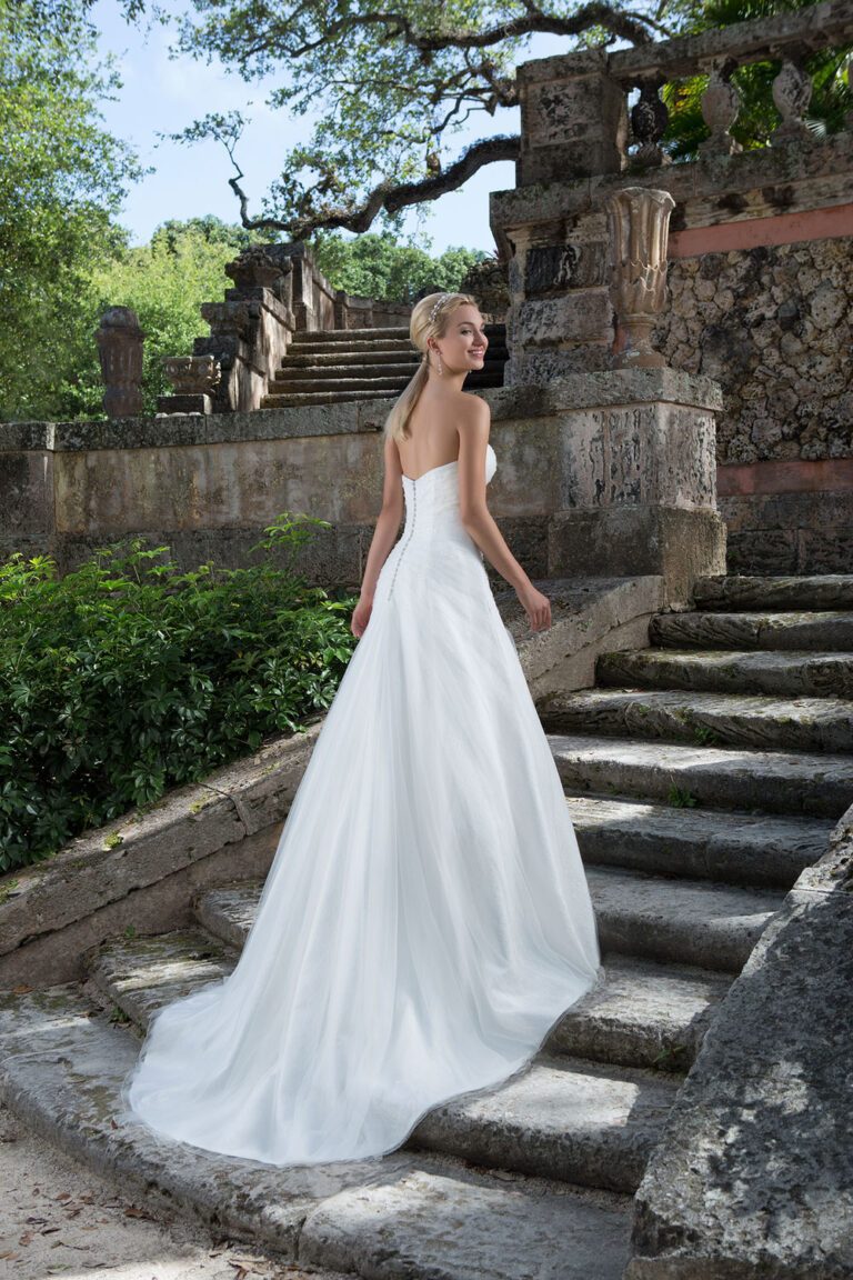 Beaded Tulle and Ruched Lace A-line Gown - εικόνα 3