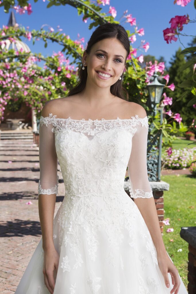 Venice Lace Ball Gown with Popover Jacket - εικόνα 1