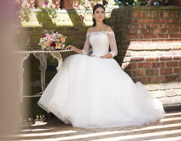 Venice Lace Ball Gown with Popover Jacket - εικόνα 6