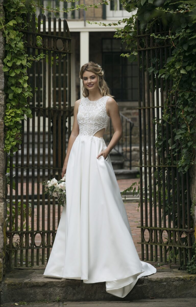 Allover Ruched Lace Off the Shoulder A-Line Gown - εικόνα 9