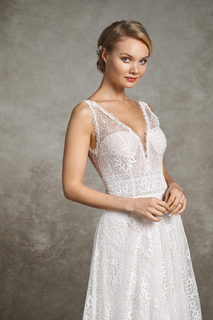 Βαμβακερό φόρεμα σε γραμμή Α με δαντέλα και φούστα σιφόν με πιέτες - εικόνα 1