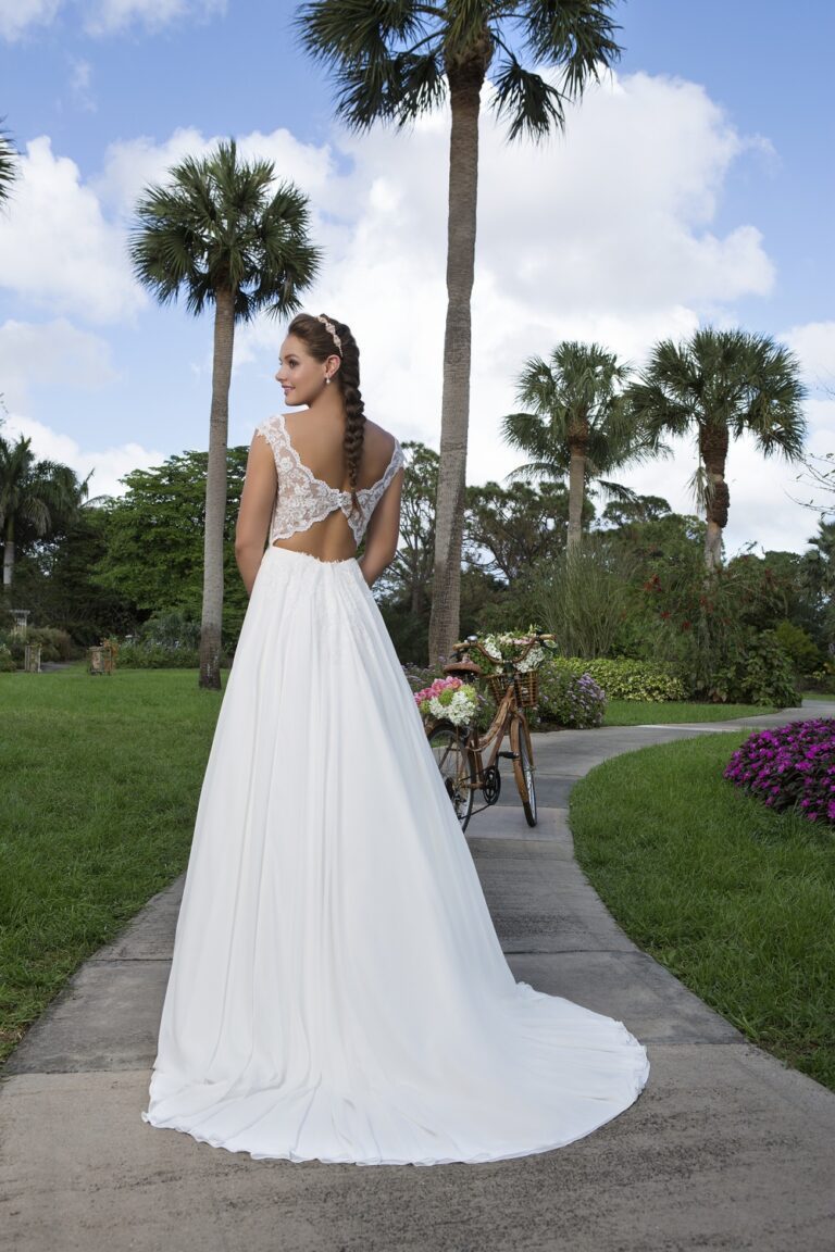 Tulle and Lace Slim A-Line Dress with Sabrina Neckline - εικόνα 7