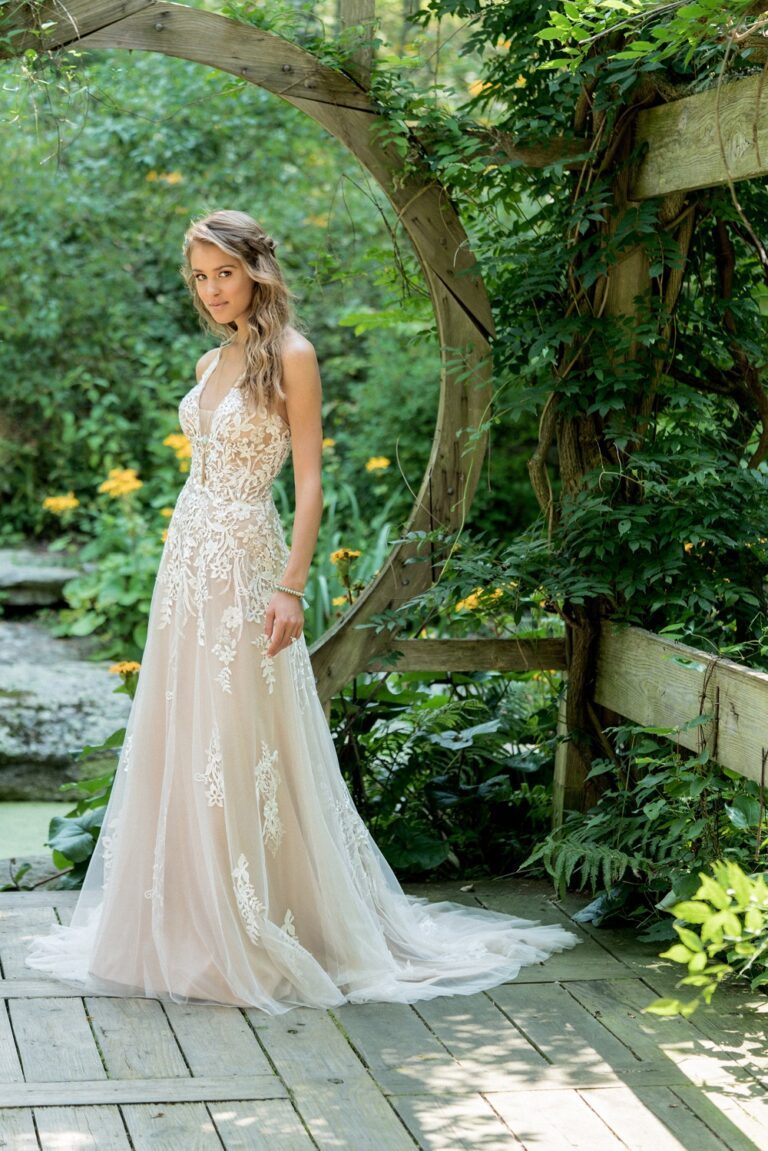 Illusion Lace Halter A-Line Gown with Sequins - εικόνα 7