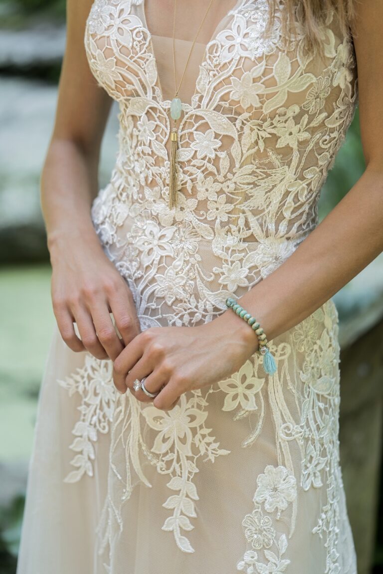 Illusion Lace Halter A-Line Gown with Sequins - εικόνα 5