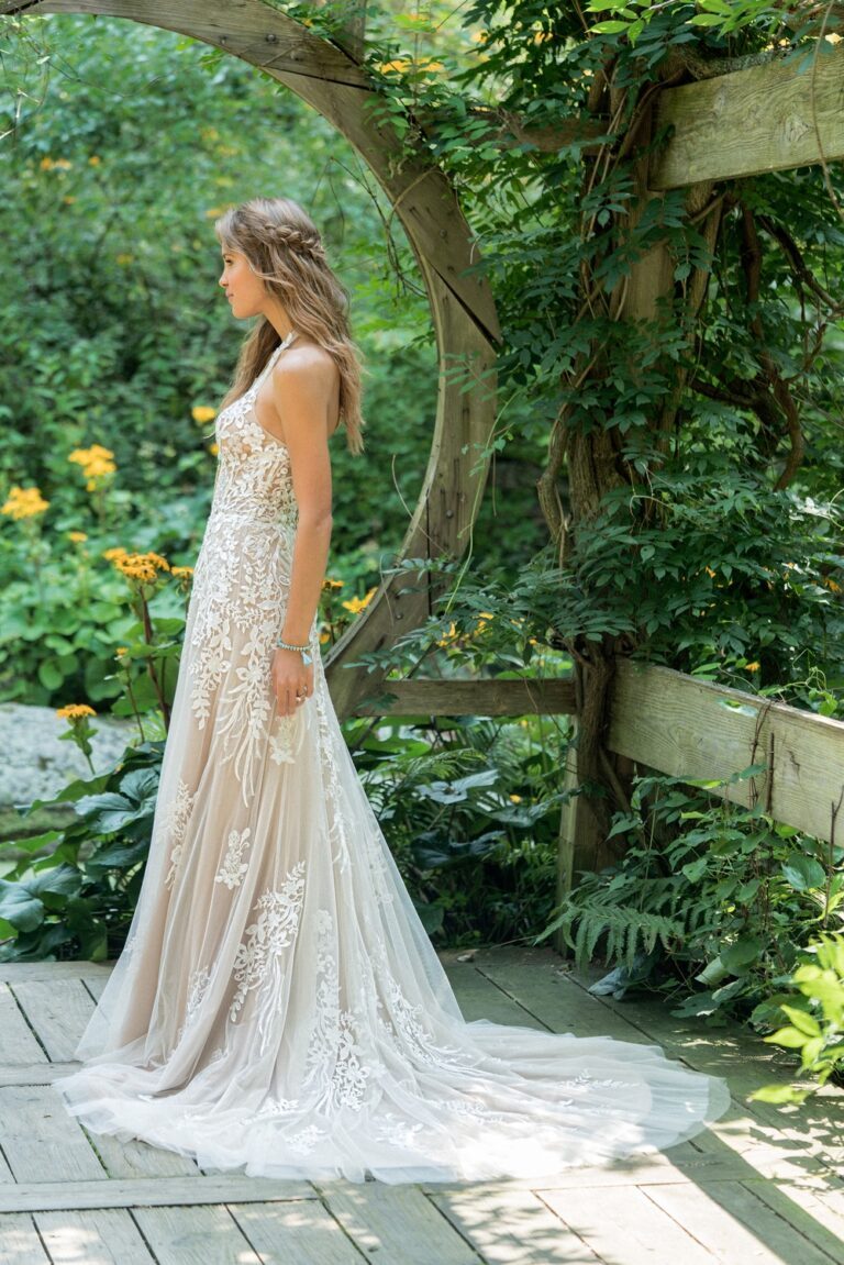 Illusion Lace Halter A-Line Gown with Sequins - εικόνα 4