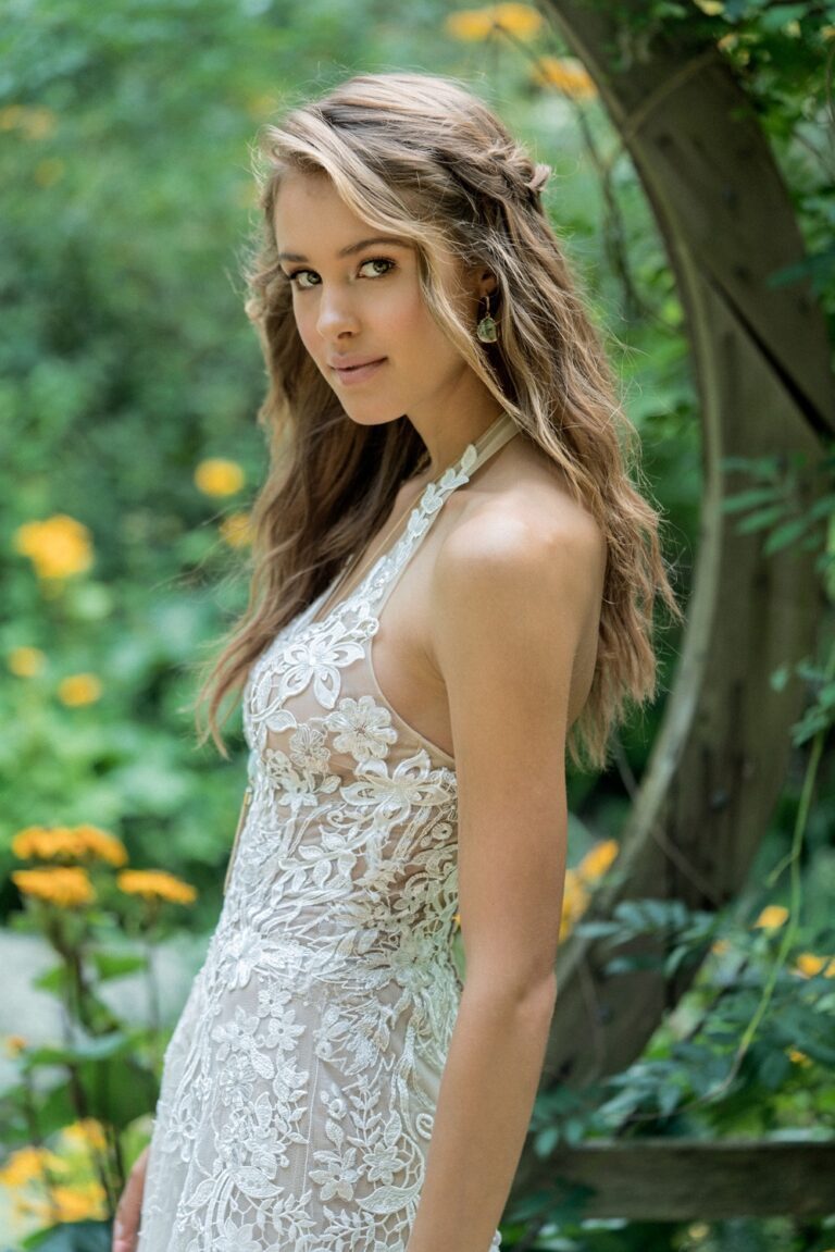 Illusion Lace Halter A-Line Gown with Sequins - εικόνα 3