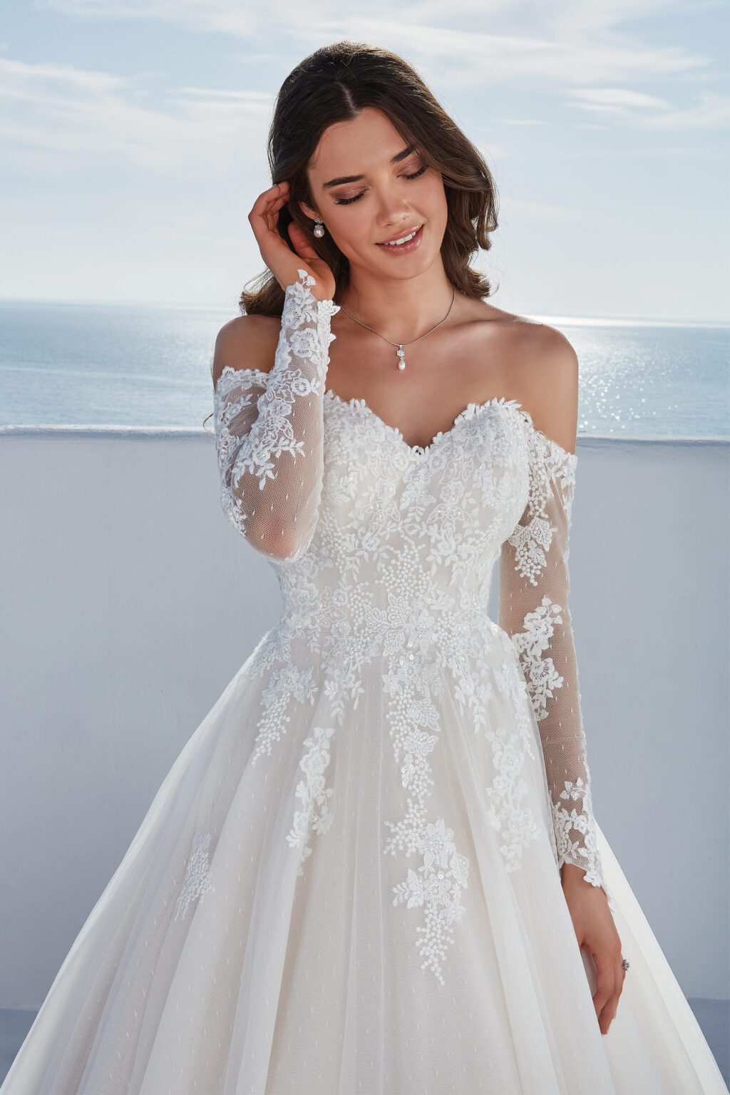 Ball Gown with Detachable Off the Shoulder Sleeves - εικόνα 1