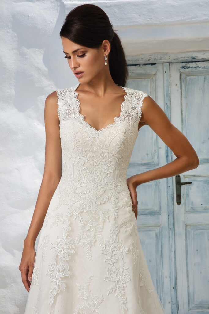 Queen Anne Neckline Lace A-Line Bridal Gown - εικόνα 1