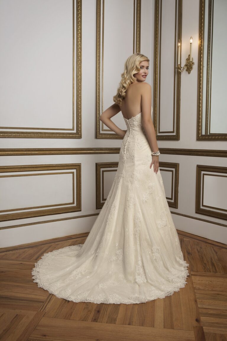 Vintage and Chantilly Lace Sweetheart A-line Gown - εικόνα 3