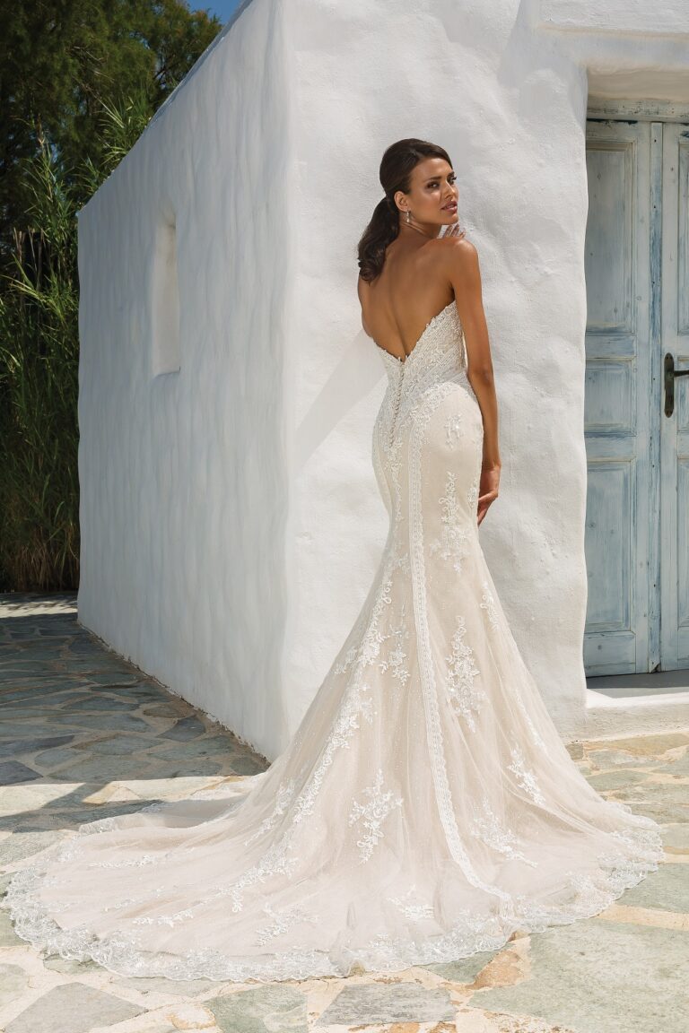 Sequined Lace Fit and Flare Wedding Dress - εικόνα 6