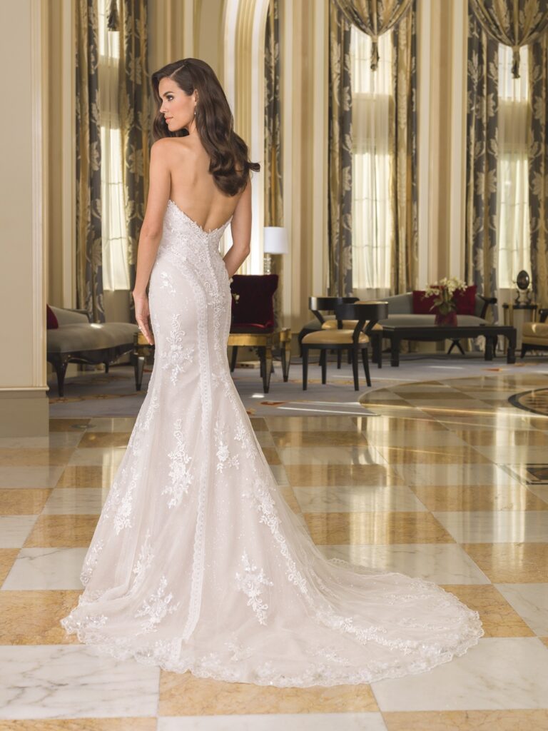 Sequined Lace Fit and Flare Wedding Dress - εικόνα 4