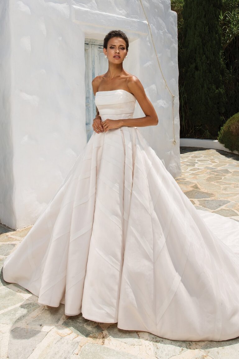 Geometric Organza Trim on Strapless Ball Gown - εικόνα 5