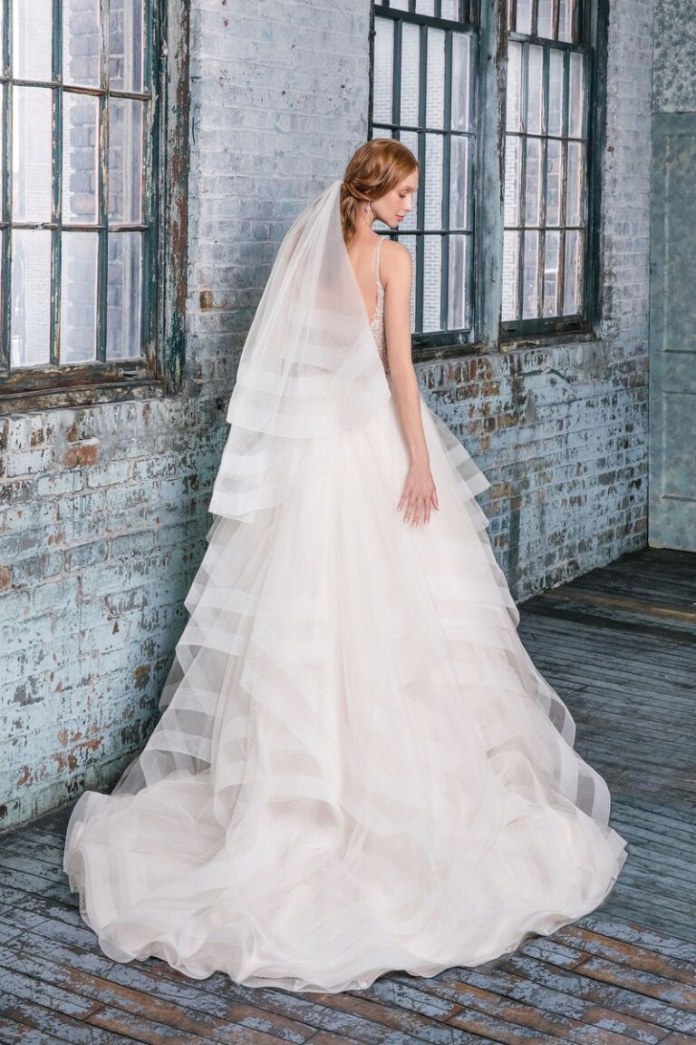 Beader V-Neck Bodice With Layered Horsehair Skirt - εικόνα 5