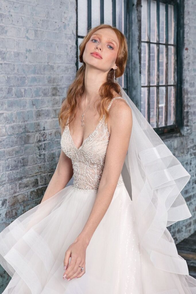 Beader V-Neck Bodice With Layered Horsehair Skirt - εικόνα 1