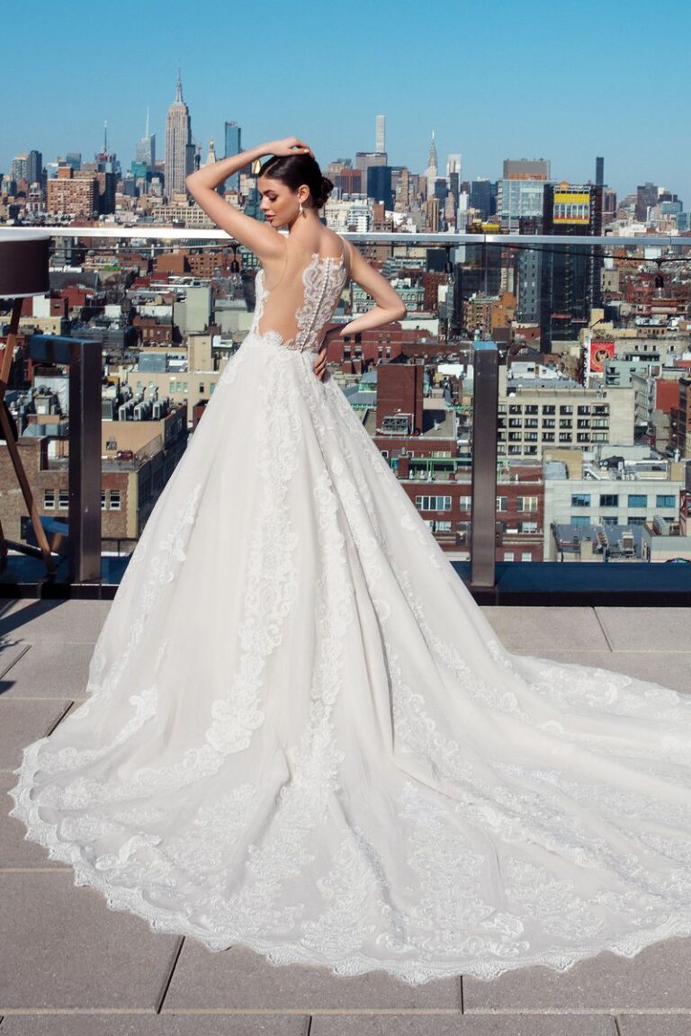 V-Neck Sequined Lace Ball Gown With Illusion Back - εικόνα 3