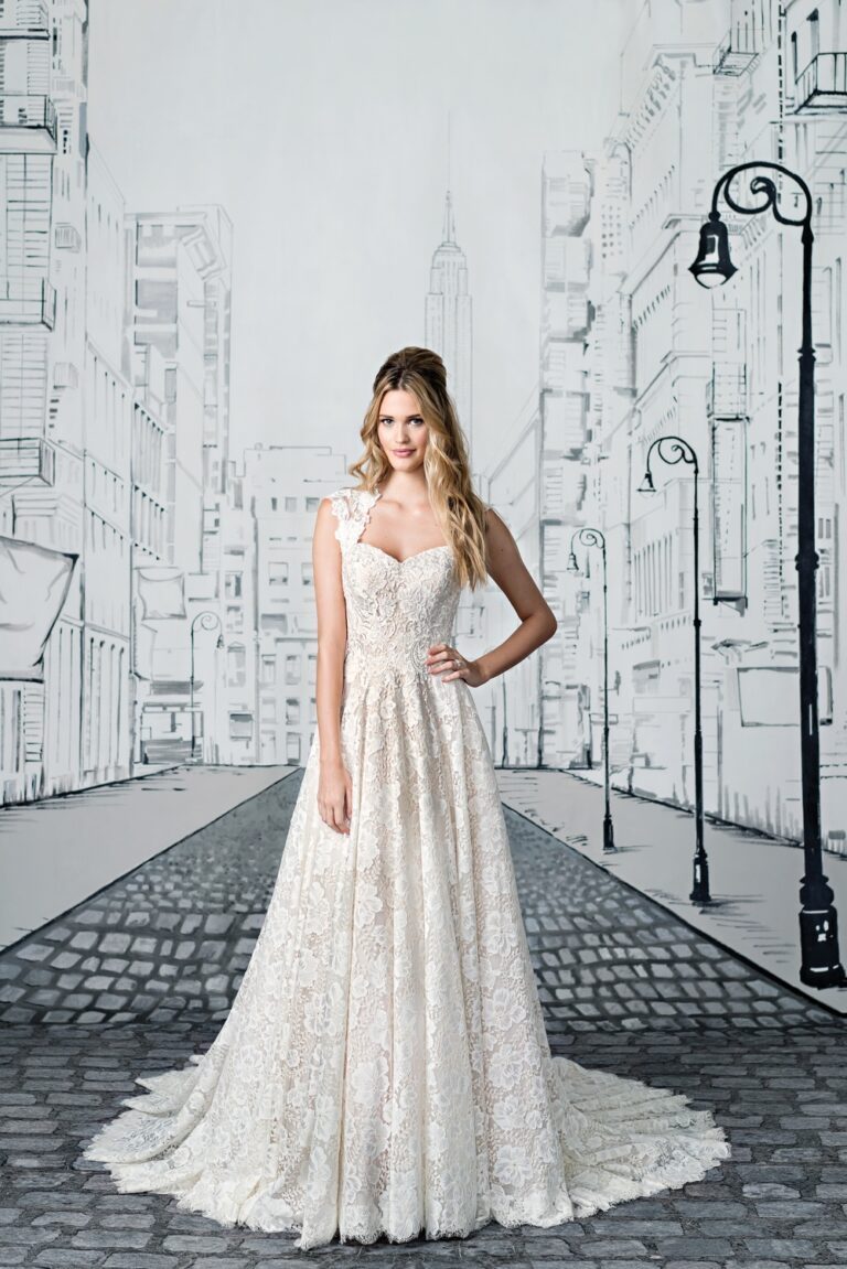 Lace Tea Length Ball Gown with Open Keyhole Back - εικόνα 3