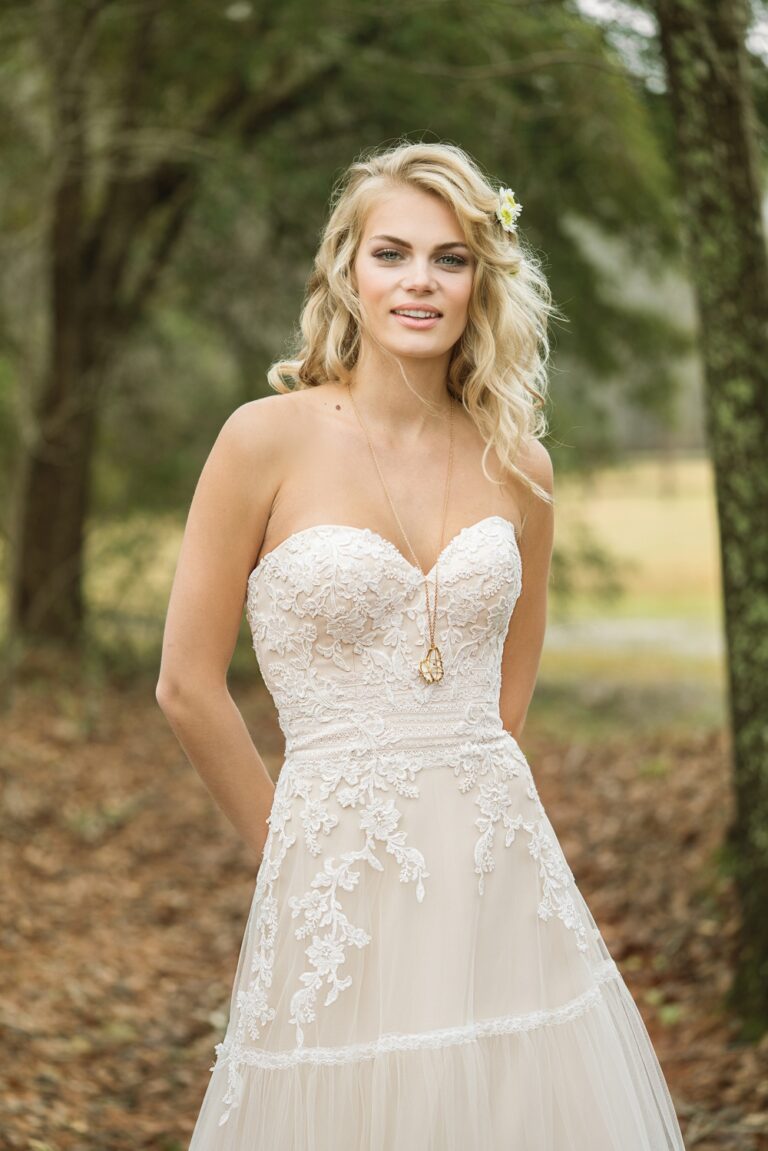 Νυφικό 6451 Strapless Lace Gown with Lace-Trimmed Tiered Skirt