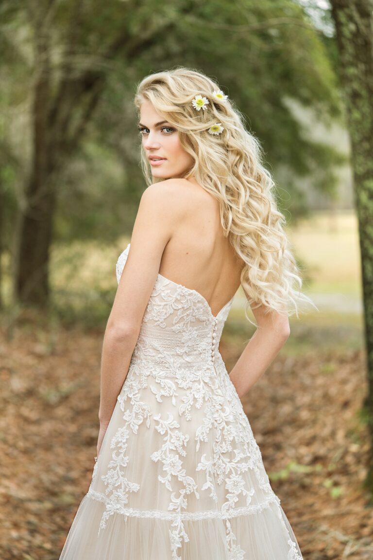 Strapless Lace Gown with Lace-Trimmed Tiered Skirt - εικόνα 4