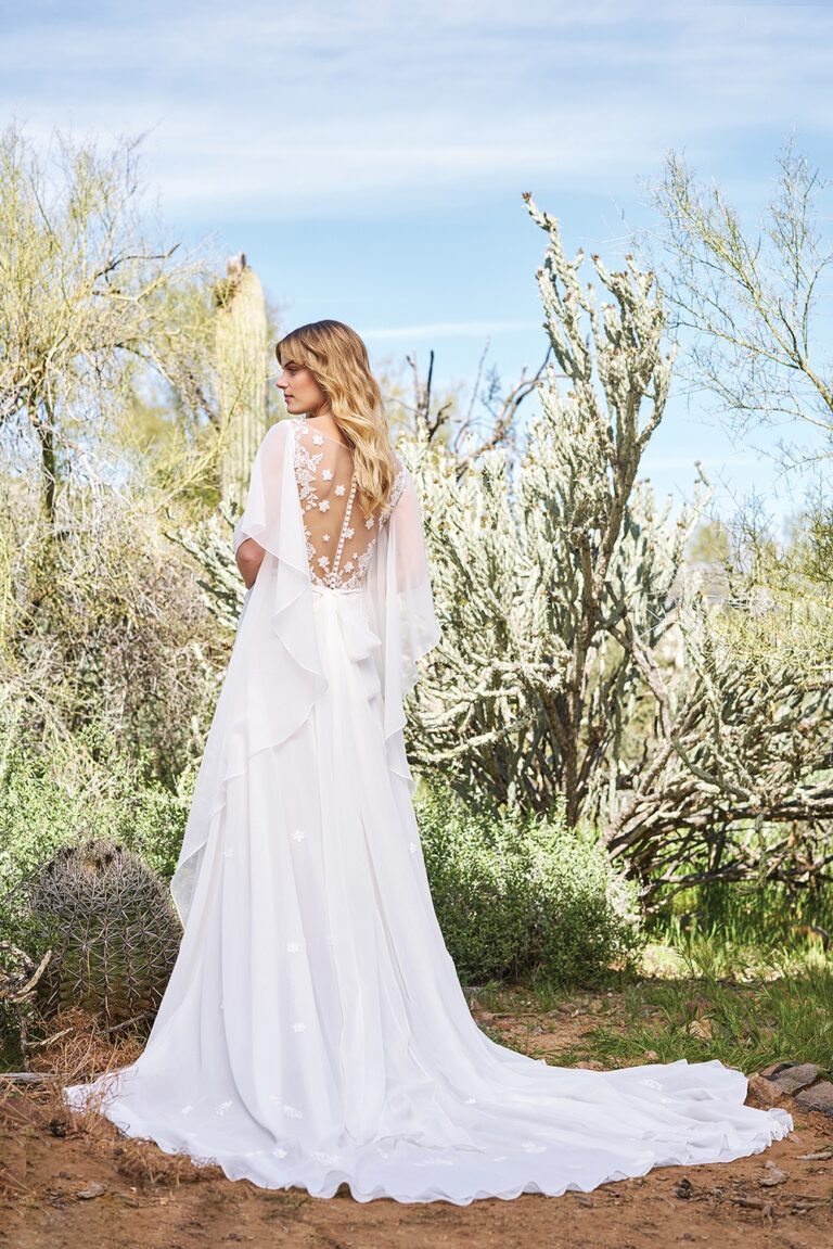 Slim A-Line Gown with Flutter Sleeves - εικόνα 3