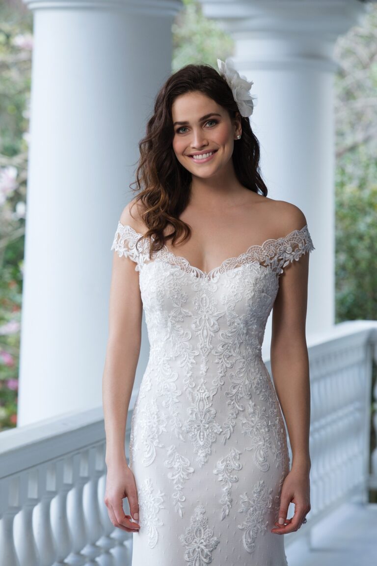 Νυφικό 3938 Off the Shoulder Lace Gown with Open Back