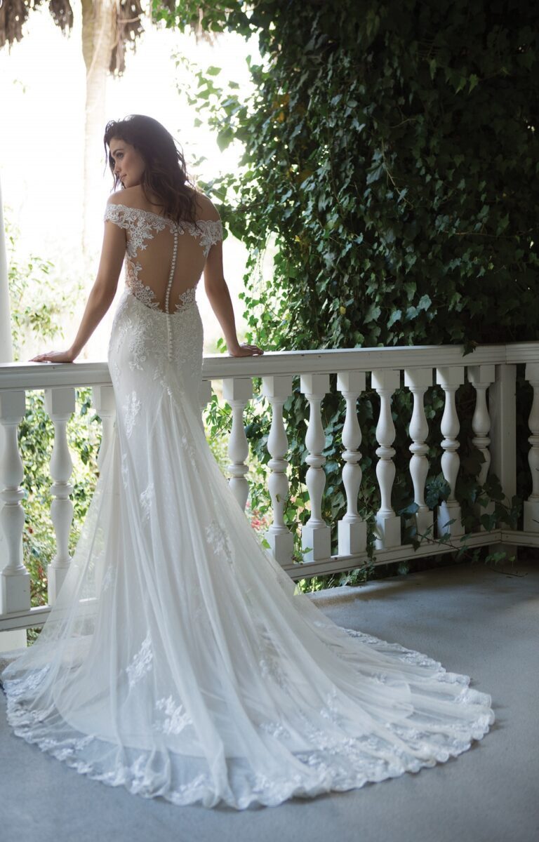 Off the Shoulder Lace Gown with Open Back - εικόνα 4