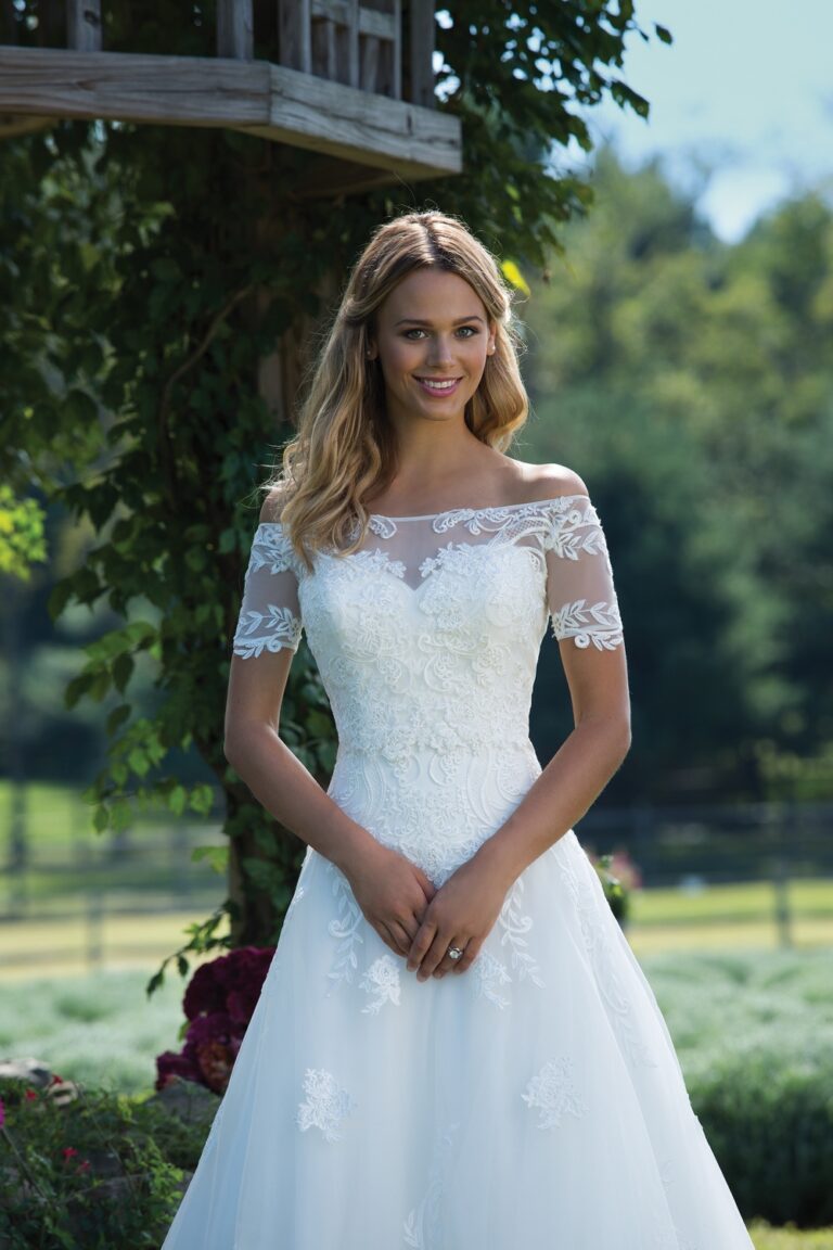 Νυφικό 3989 Off the Shoulder Tulle Ball Gown
