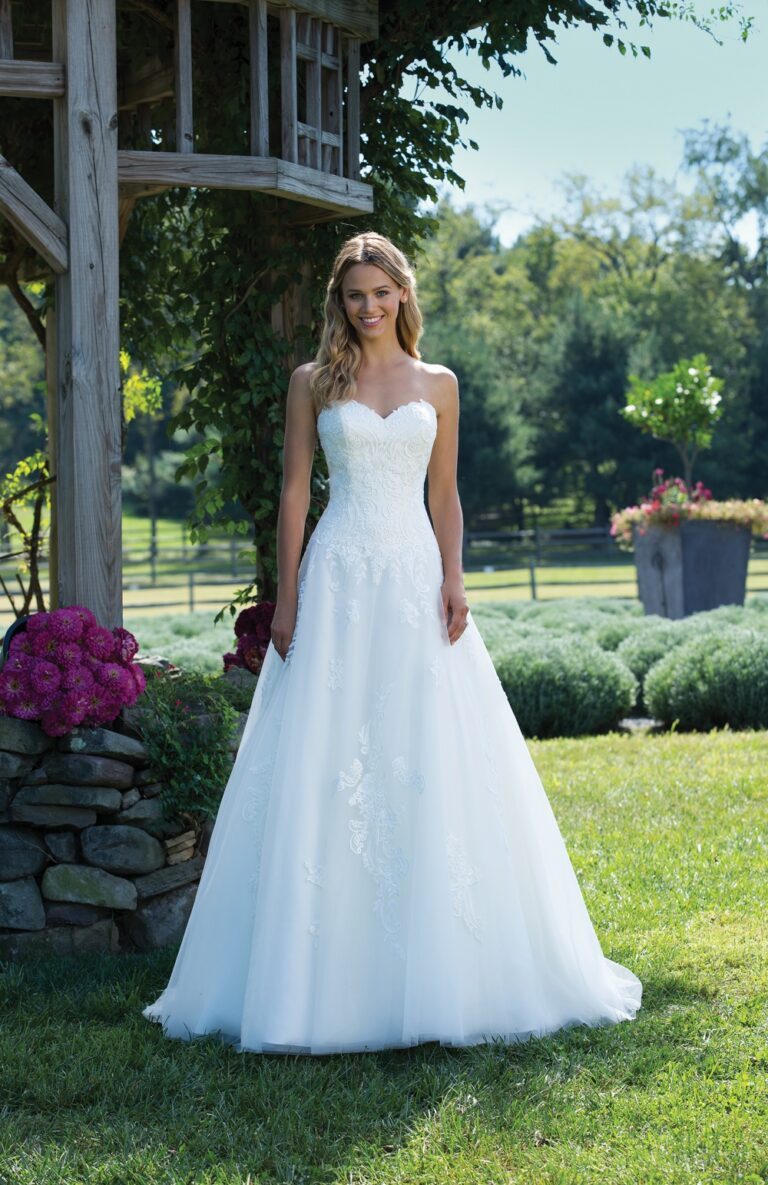 Off the Shoulder Tulle Ball Gown - εικόνα 5