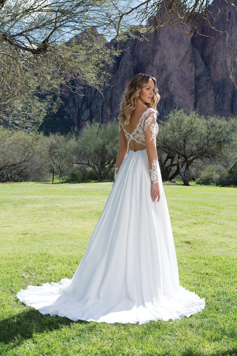 Lace V-Neck Gown with Illusion Sleeves and Keyhole Back - εικόνα 3
