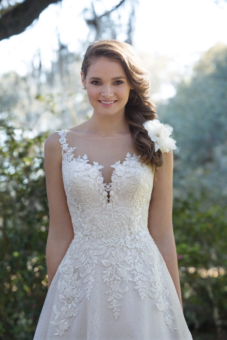 Νυφικό 6166 Beaded Lace Applique Gown with Sheer Tulle over Chantilly Lace
