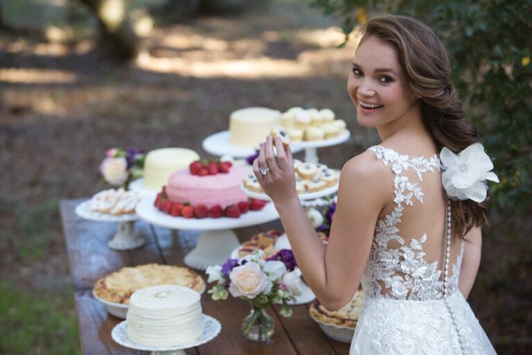 Beaded Lace Applique Gown with Sheer Tulle over Chantilly Lace - εικόνα 6
