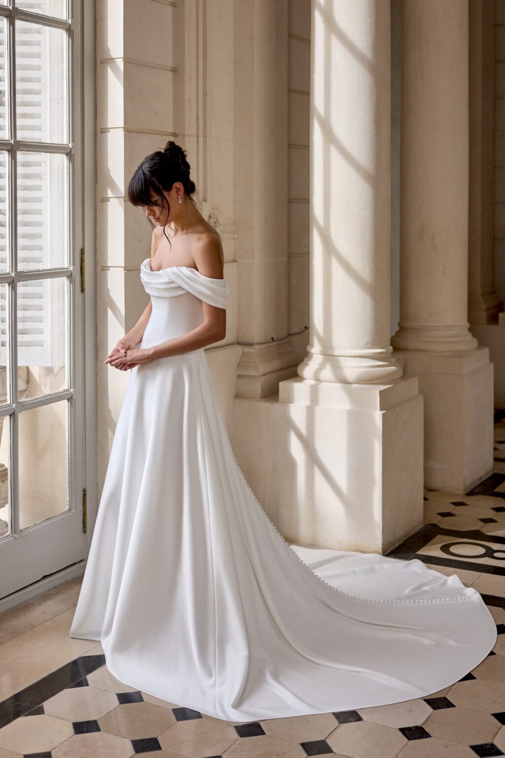 Cezanne 11428 Adore Justin Alexander Off-Shoulder A-Line νυφικό - μπροστινή ολόσωμη όψη