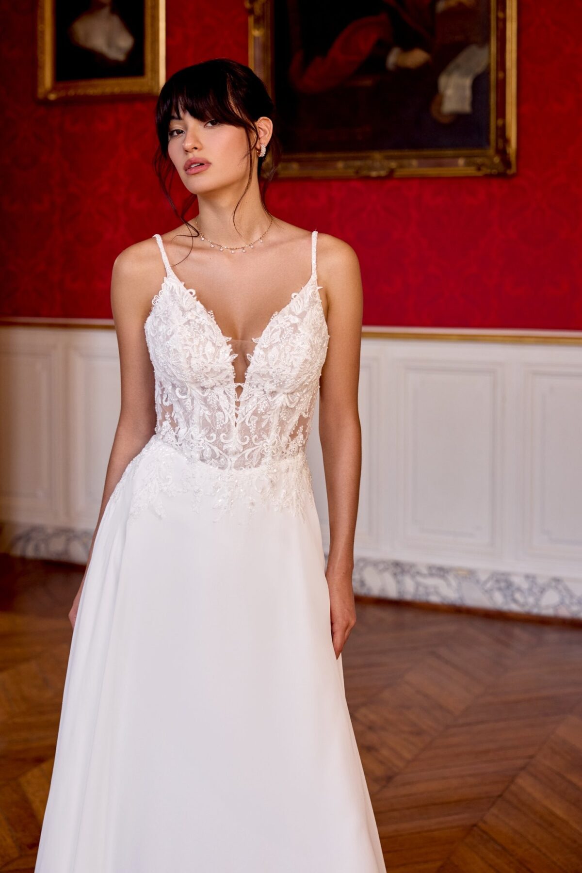 Noelle 11438 - λεπτομέρεια V-Neck illusion floral lace μπούστου