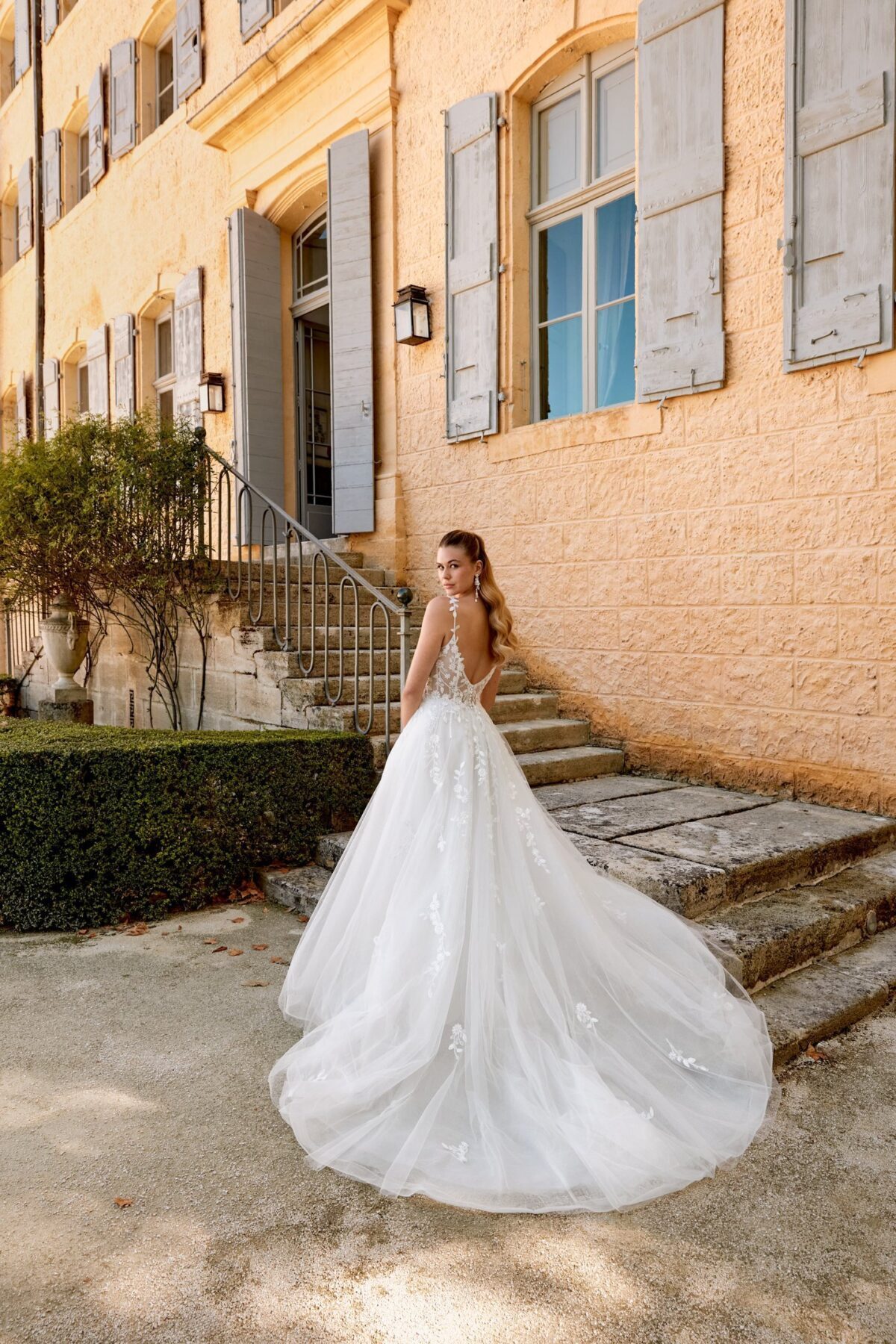 44573 Sincerity Bridal - δεύτερη πίσω όψη του A-Line νυφικού