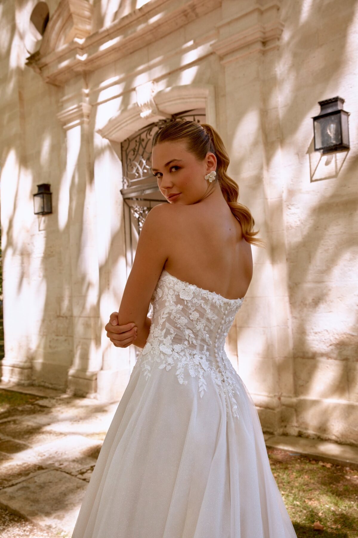 44591 Sincerity Bridal - πίσω λεπτομέρεια floral μπούστου