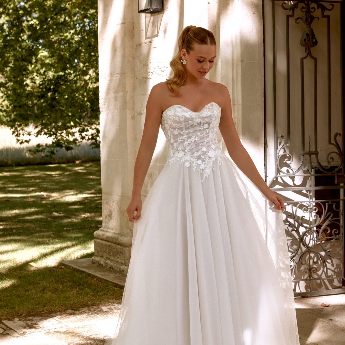 44591 Sincerity Bridal A-Line νυφικό με Sweetheart και floral μπούστο - μπροστινή ολόσωμη όψη