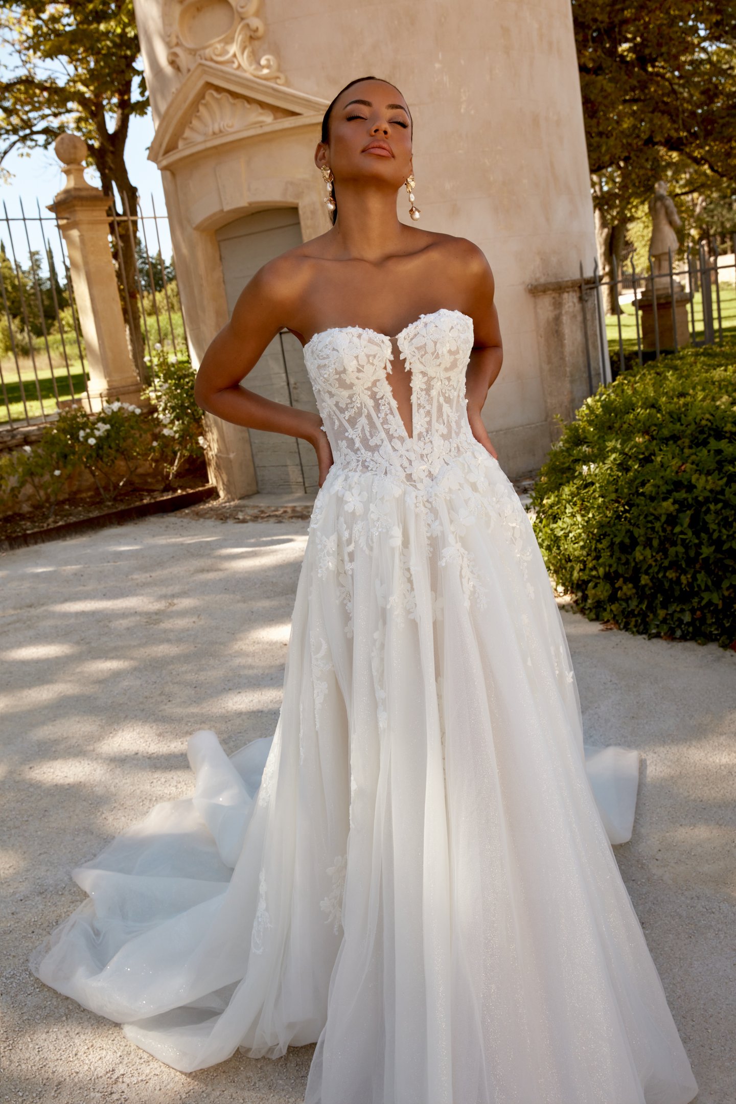 44593 Sincerity Bridal floral A-Line νυφικό - δεύτερη μπροστινή ολόσωμη όψη