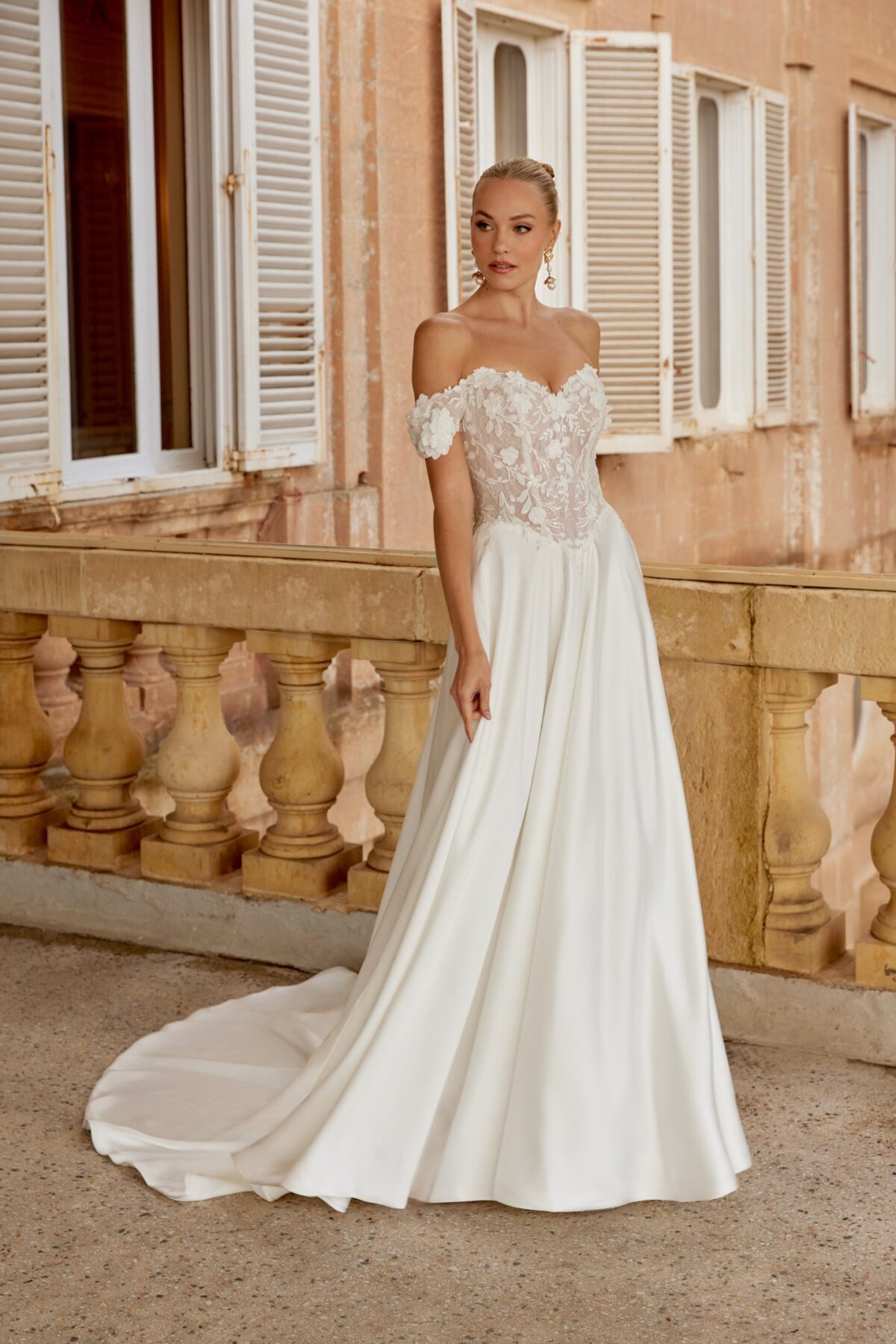Νυφικό 44617 Off-Shoulder A-Line με 3D floral δαντέλα - μπροστινή ολόσωμη όψη