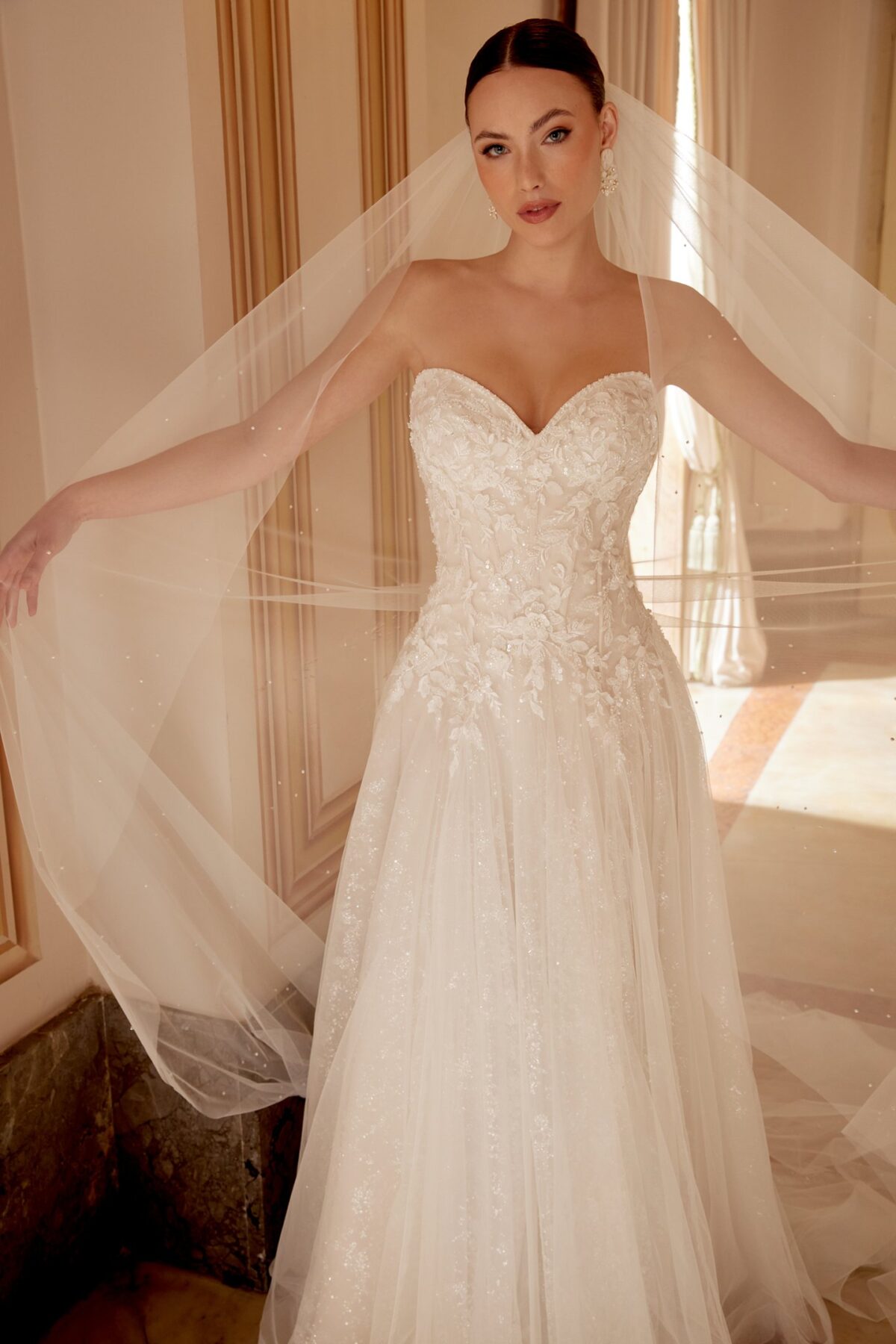 Νυφικό 44622 - Strapless Sweetheart μπούστο με 3D floral appliqués