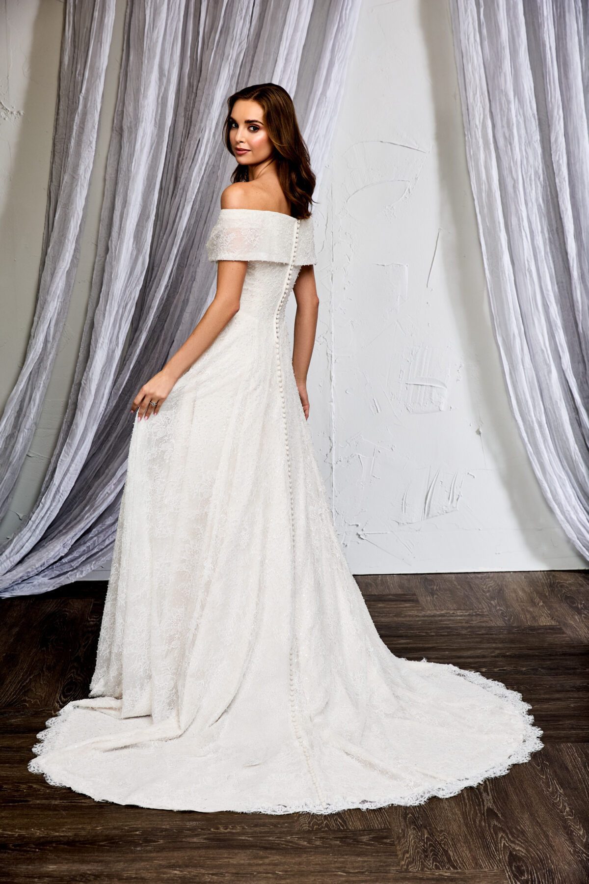 55296 - A-Line Νυφικό με Chantilly Lace, Off-Shoulder Ντεκολτέ & Basque Μέση - εικόνα 3