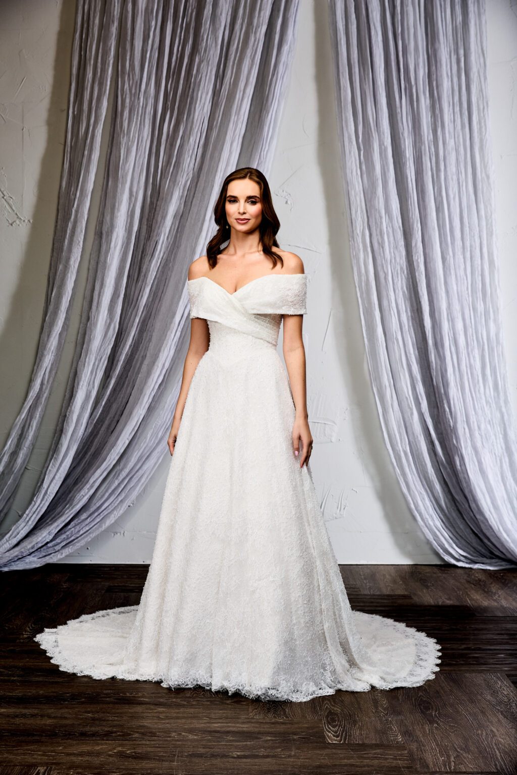 55296 - A-Line Νυφικό με Chantilly Lace, Off-Shoulder Ντεκολτέ & Basque Μέση - εικόνα 1