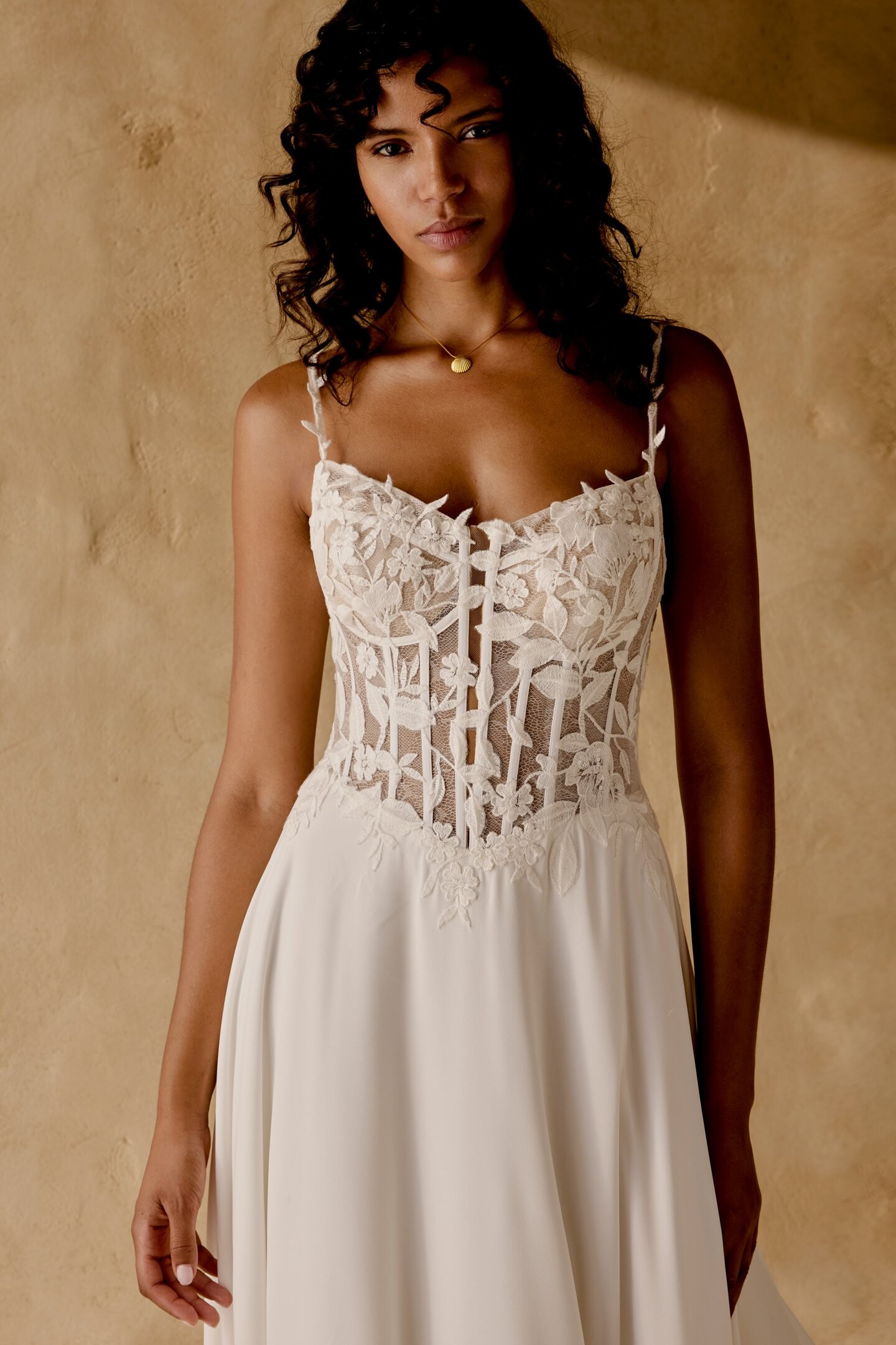 66446 Lillian West boho A-Line νυφικό - floral lace μπούστο