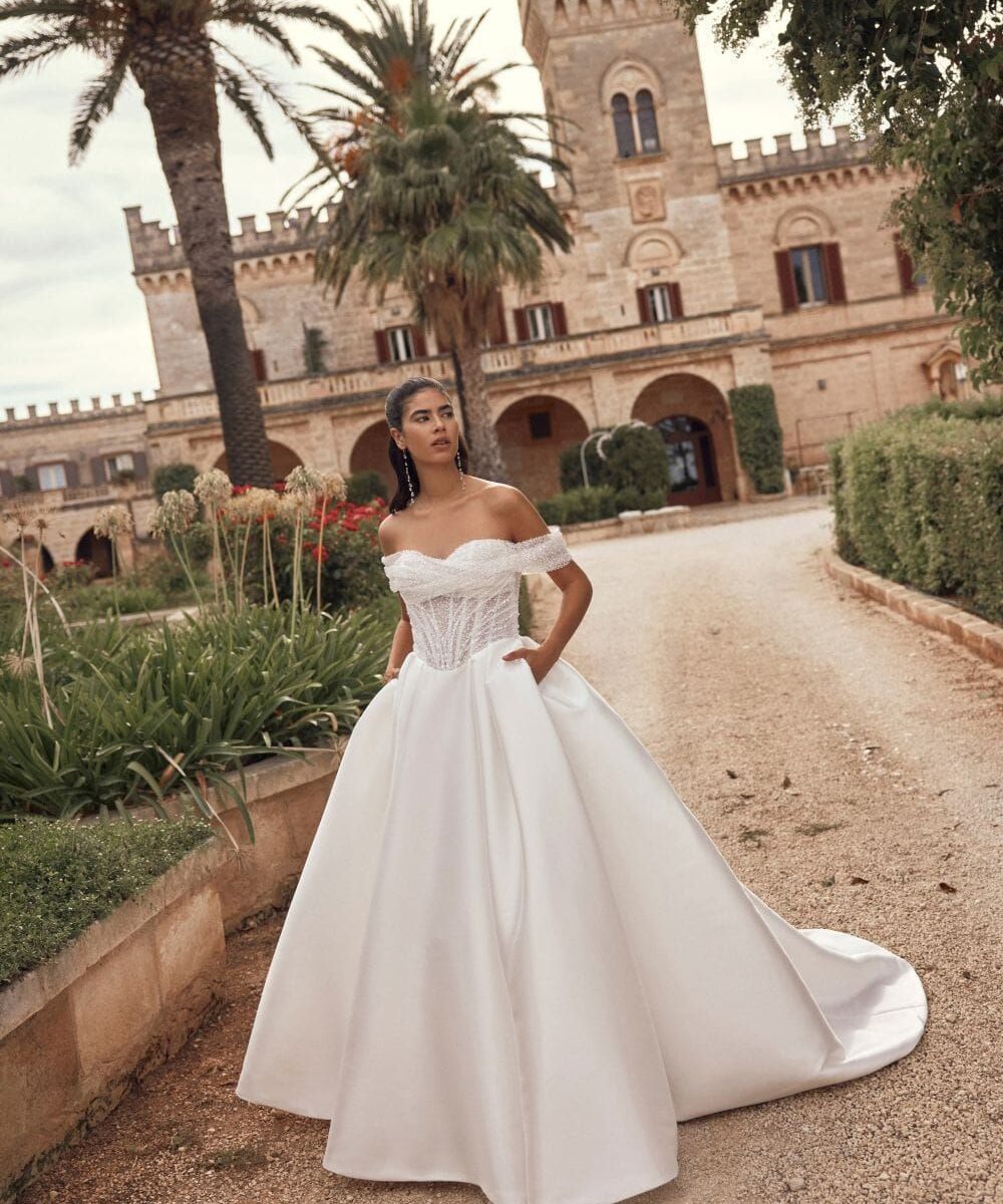 Melindra - Πριγκιπικό νυφικό Ball Gown με παγιέτες και έξω ώμους